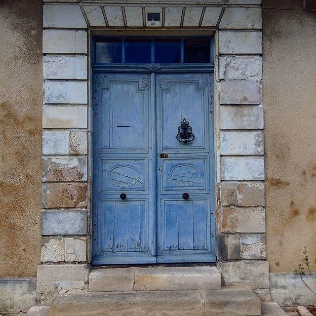 #portesdefrance #iledere #finoalloceanoinsmart2 #notreviefrancaise#doorsandwindowsoftheworl #doorslovers